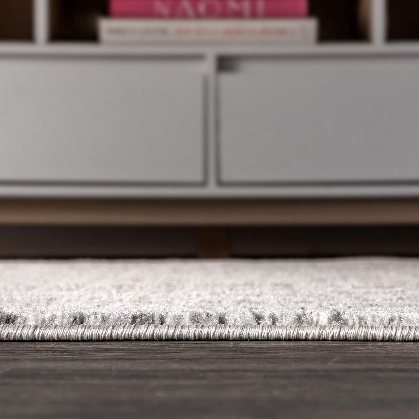 Bohemian Rug Classic 4x6 White and Grey Area Carpet