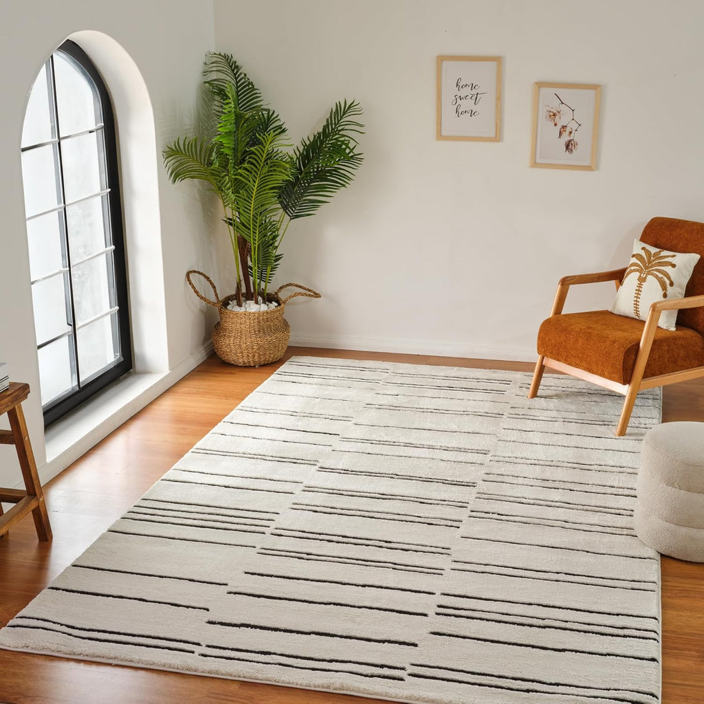 North Collection Boho Rug 4x6 High Quality  Rectilinear White and Black Area Rug