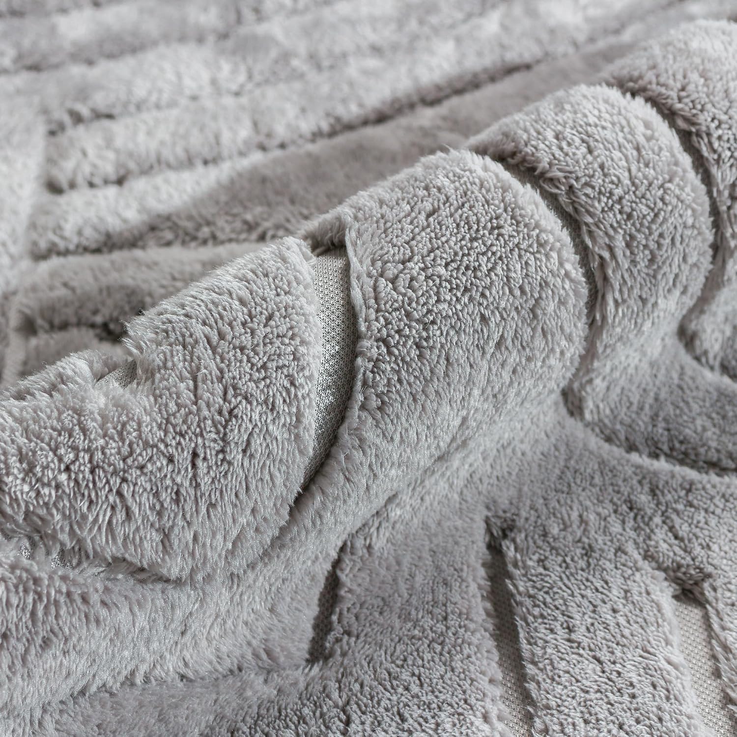 Velvet Grey Circles Washable Rug - Rugsco.ca